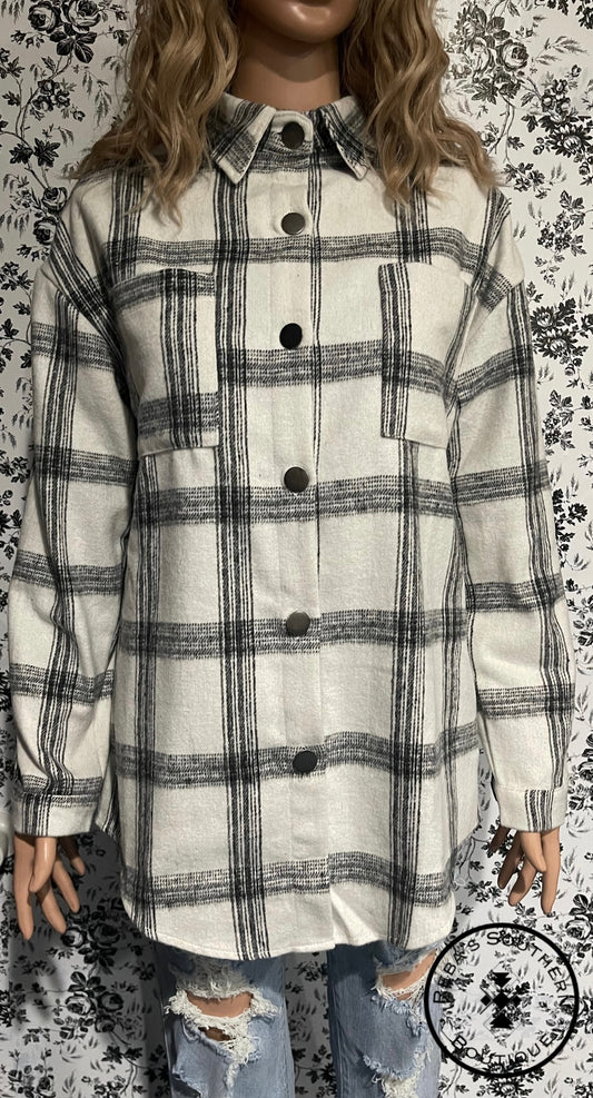 Loose fit plaid big buttoned shacket