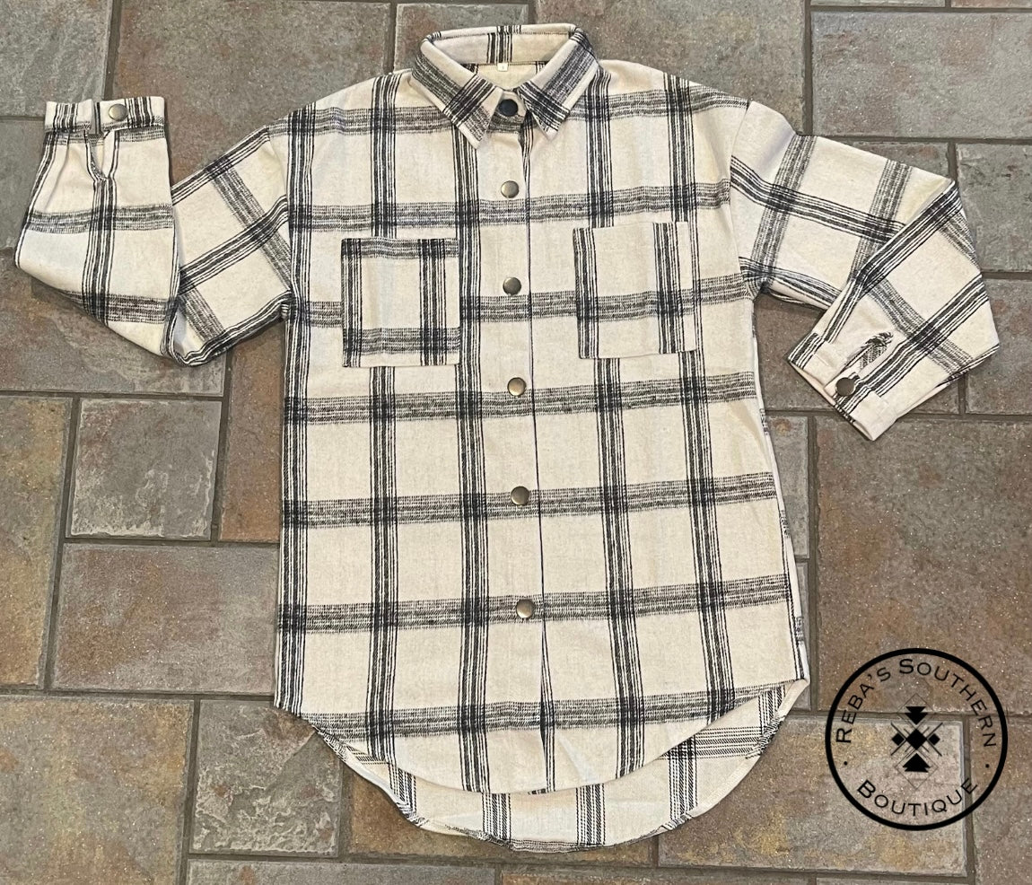 Loose fit plaid big buttoned shacket