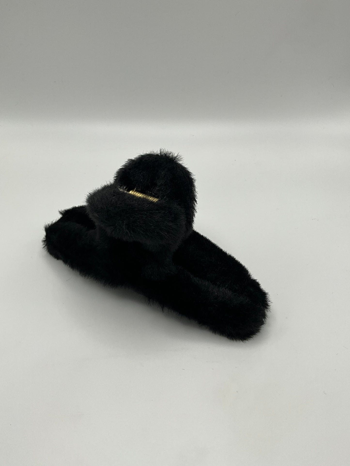 Cozy plush claw clip