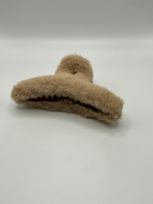 Cozy plush claw clip