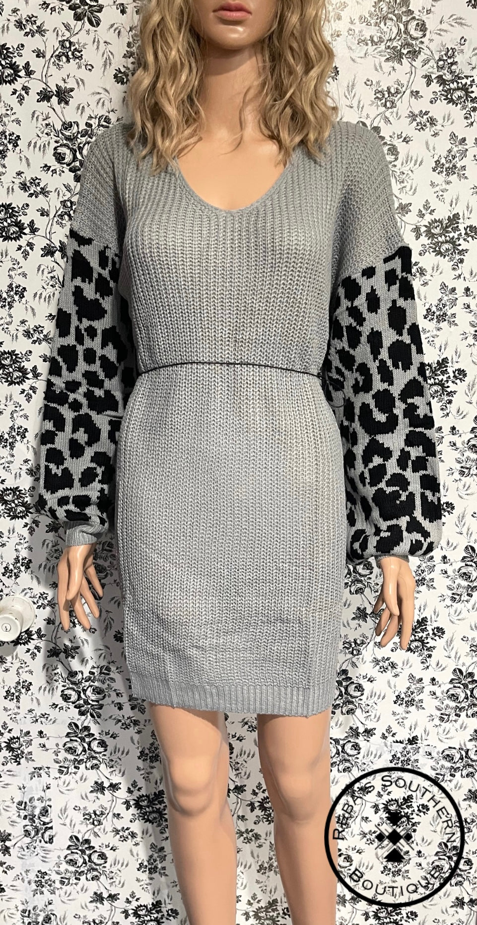 Leopard sleeve v neck knitted sweater dress