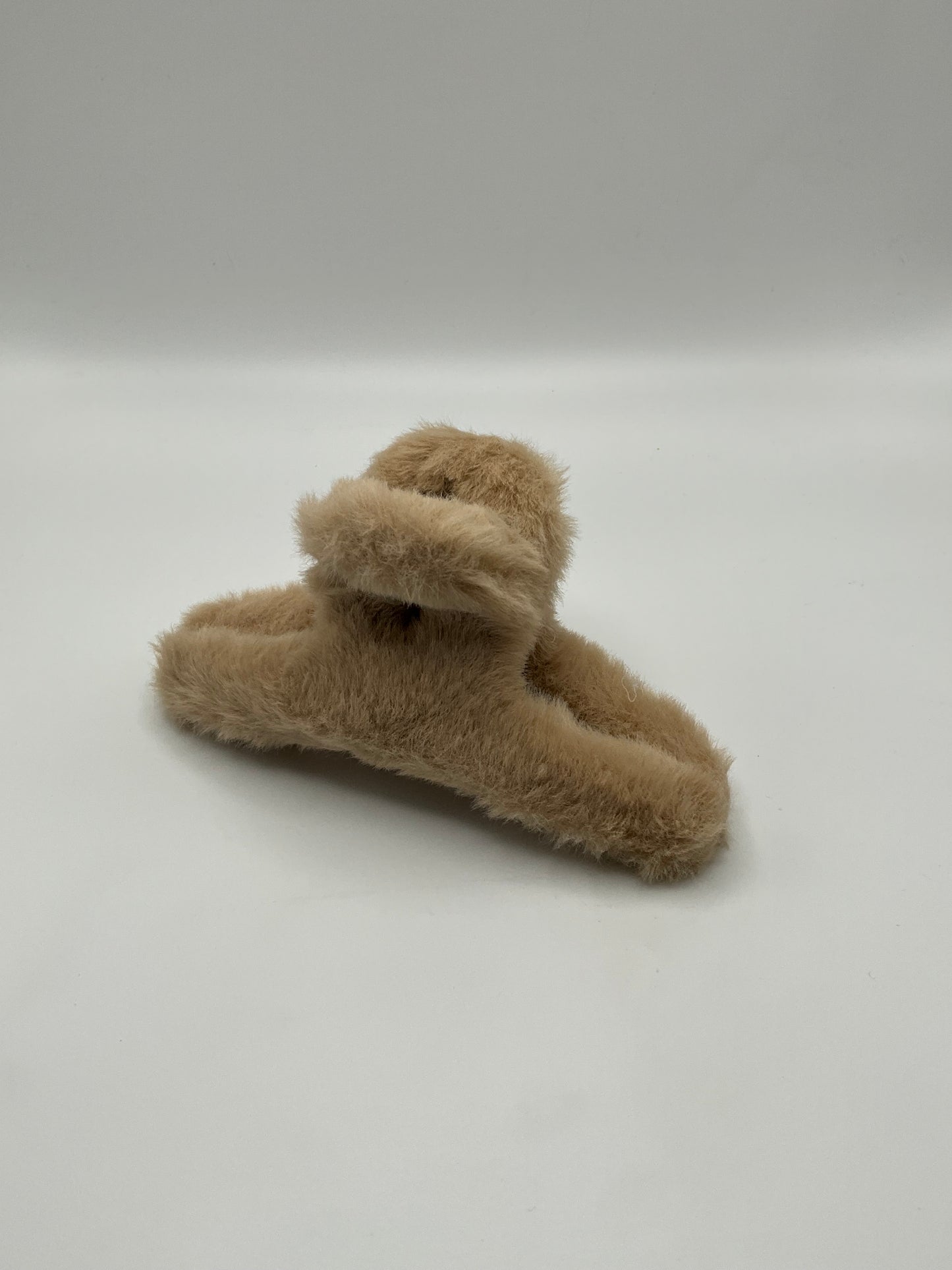 Cozy plush claw clip