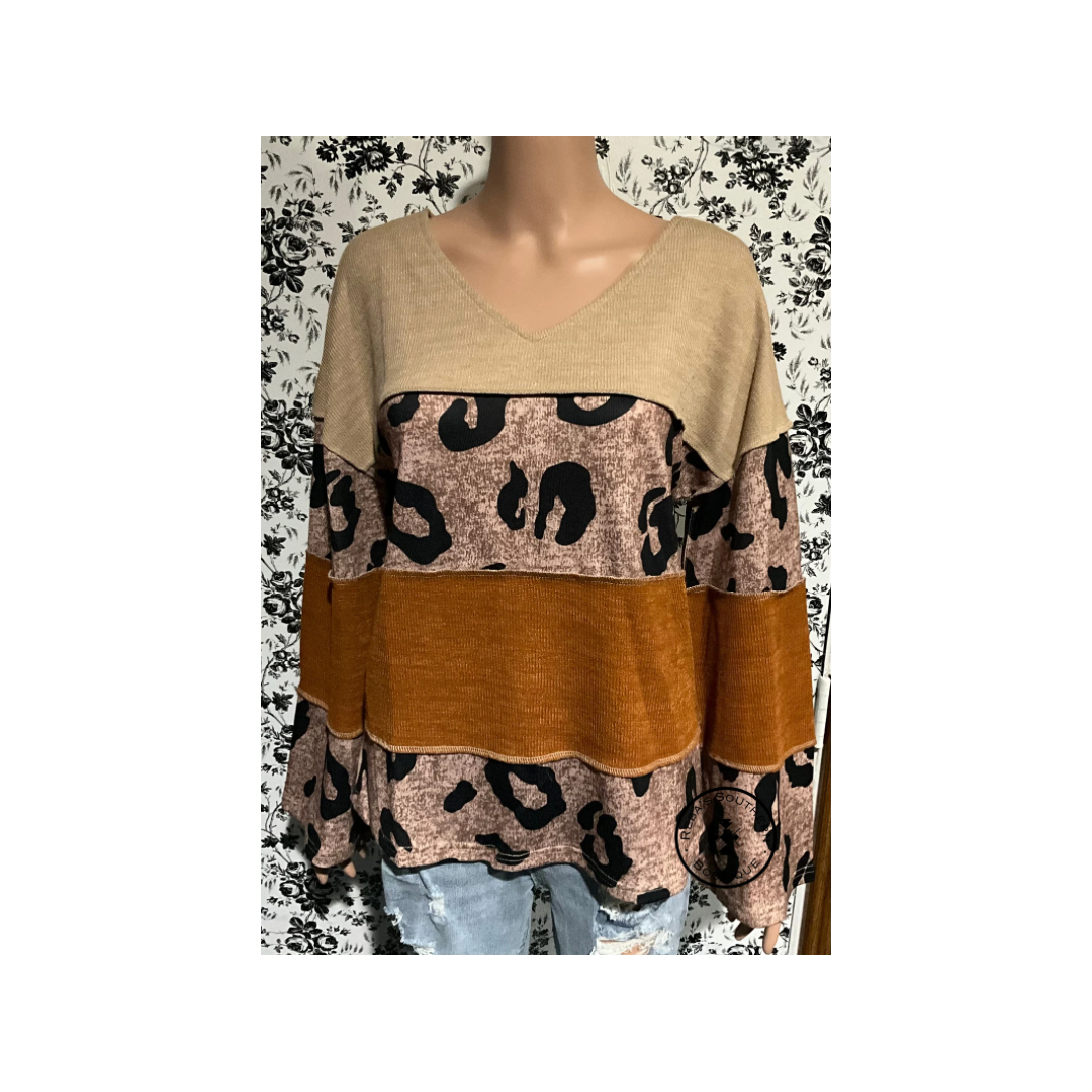 Leopard color lock v neck loose sleeve knit top